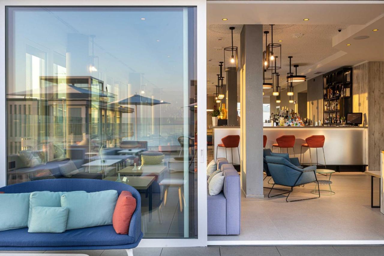 J44 Lifestyle Hotel Lido di Jesolo Exterior foto The Sky Bar